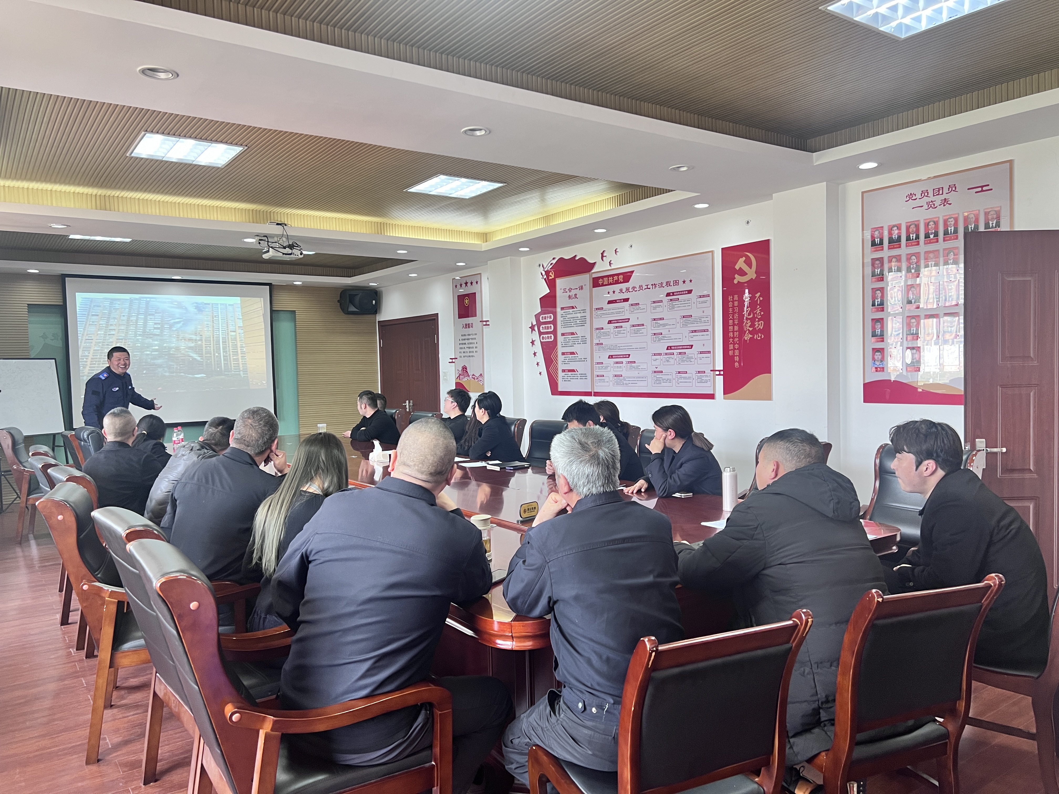 1710400679151917.jpg 袁莉攝 (3).jpg